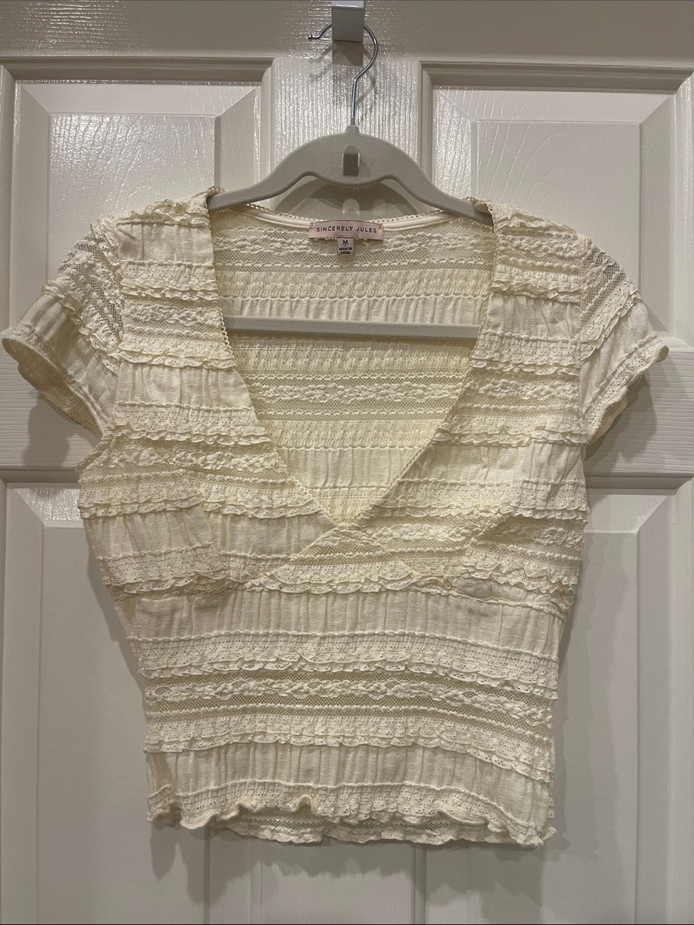 Sincerely Jules Cream Lace-Trim Smocked Crop Top S:M